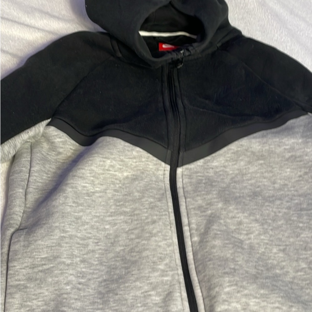 Nike Kids Black and Gray Tech